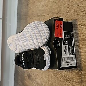 Toddler 6 Boys Black Under Armor Shoes